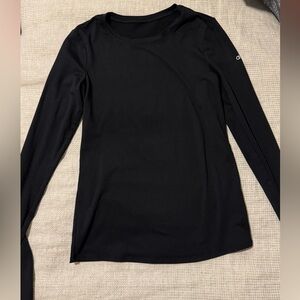 Alo yoga 

Alosoft Finesse Long Sleeve